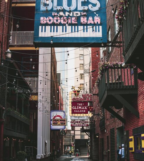 Blules neon light signage