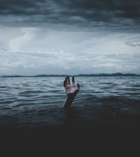 a person drowns underwater